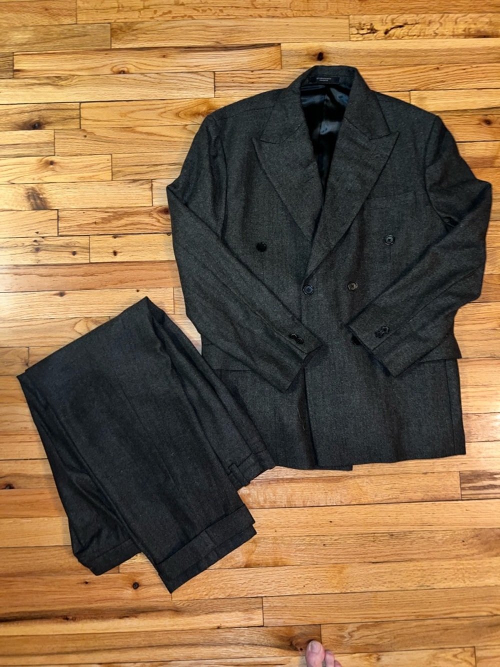 StudioSuits Custom Gray Wool Herringbone Double Breasted Suit. 44R.